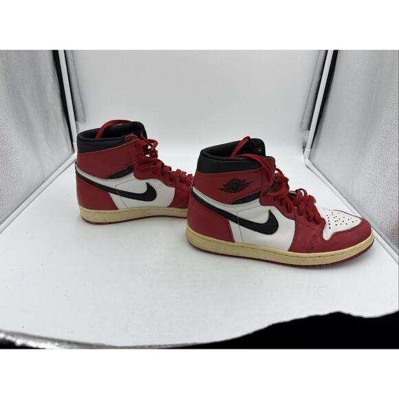 Size 10.5 - Jordan 1 Retro High Chicago 1994 - Picture 6 of 8